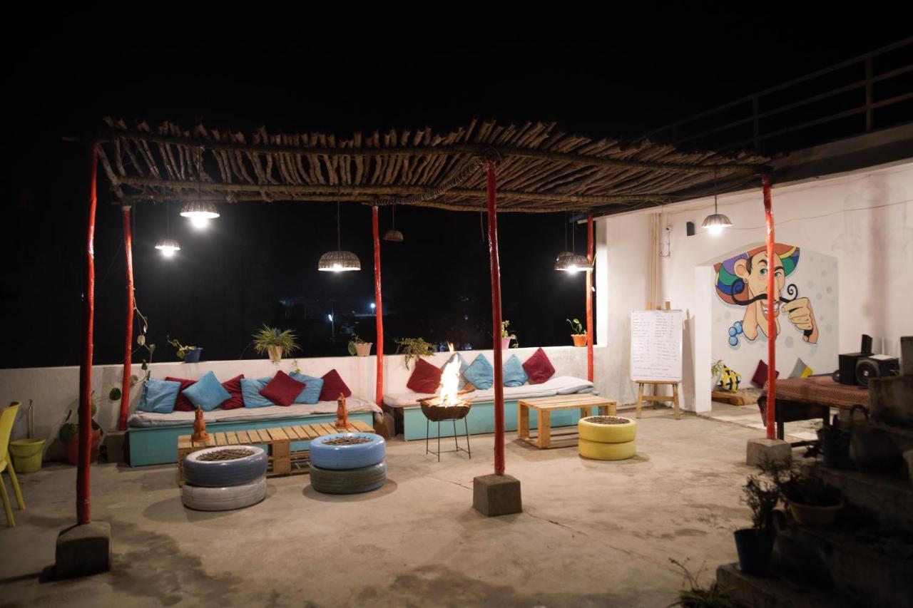 มูสตาช ขชุรโห Hostel ขชุราโห ภายนอก รูปภาพ
