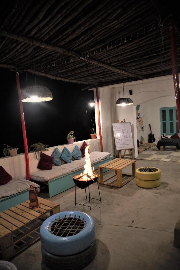 มูสตาช ขชุรโห Hostel ขชุราโห ภายนอก รูปภาพ