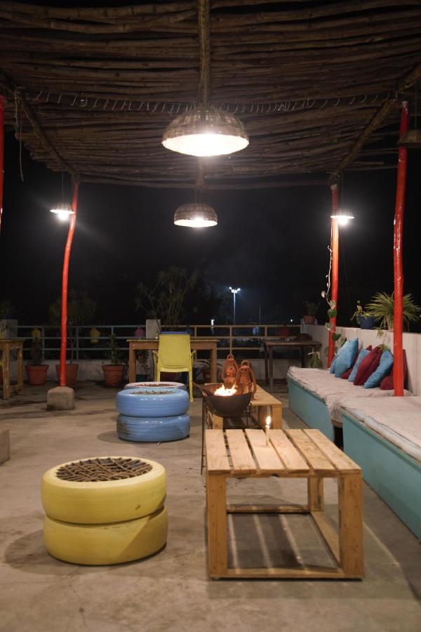 มูสตาช ขชุรโห Hostel ขชุราโห ภายนอก รูปภาพ