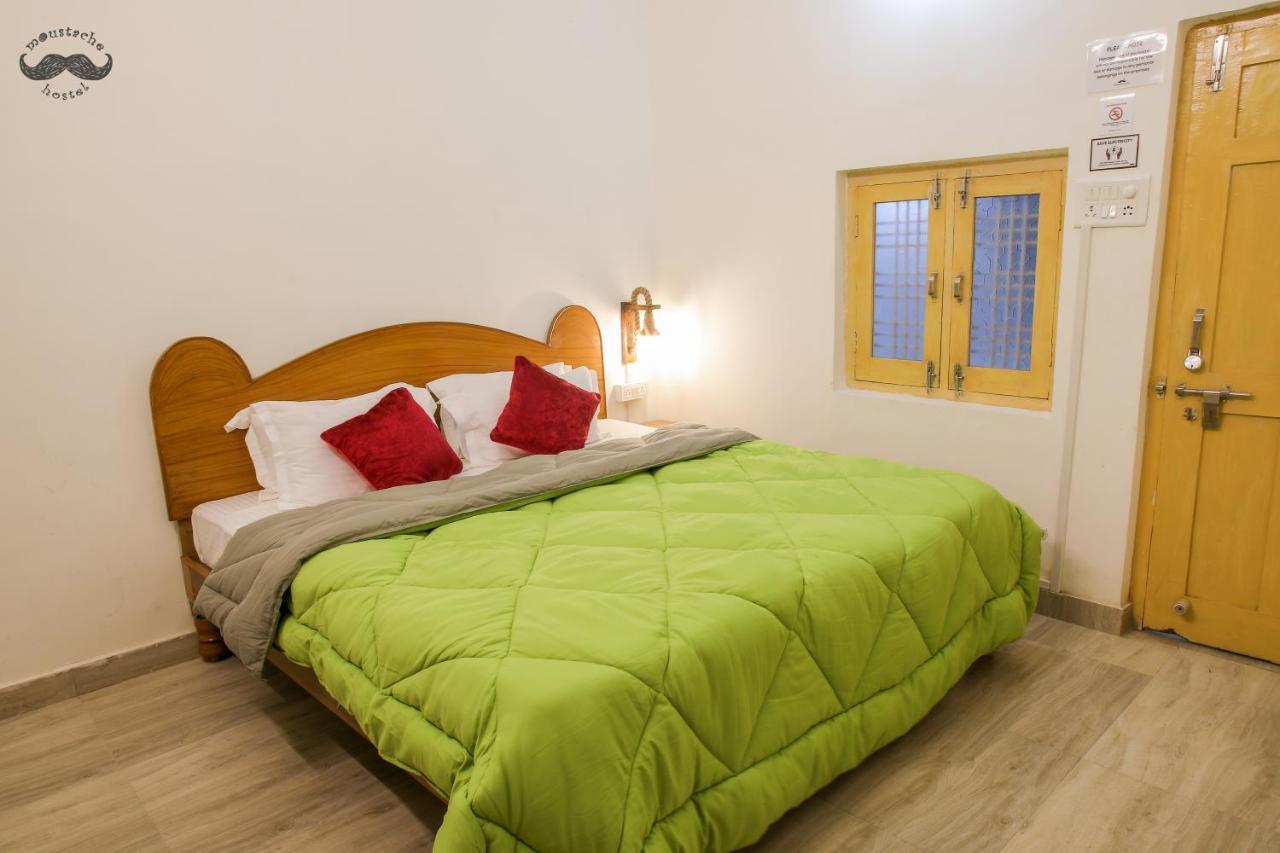 มูสตาช ขชุรโห Hostel ขชุราโห ภายนอก รูปภาพ